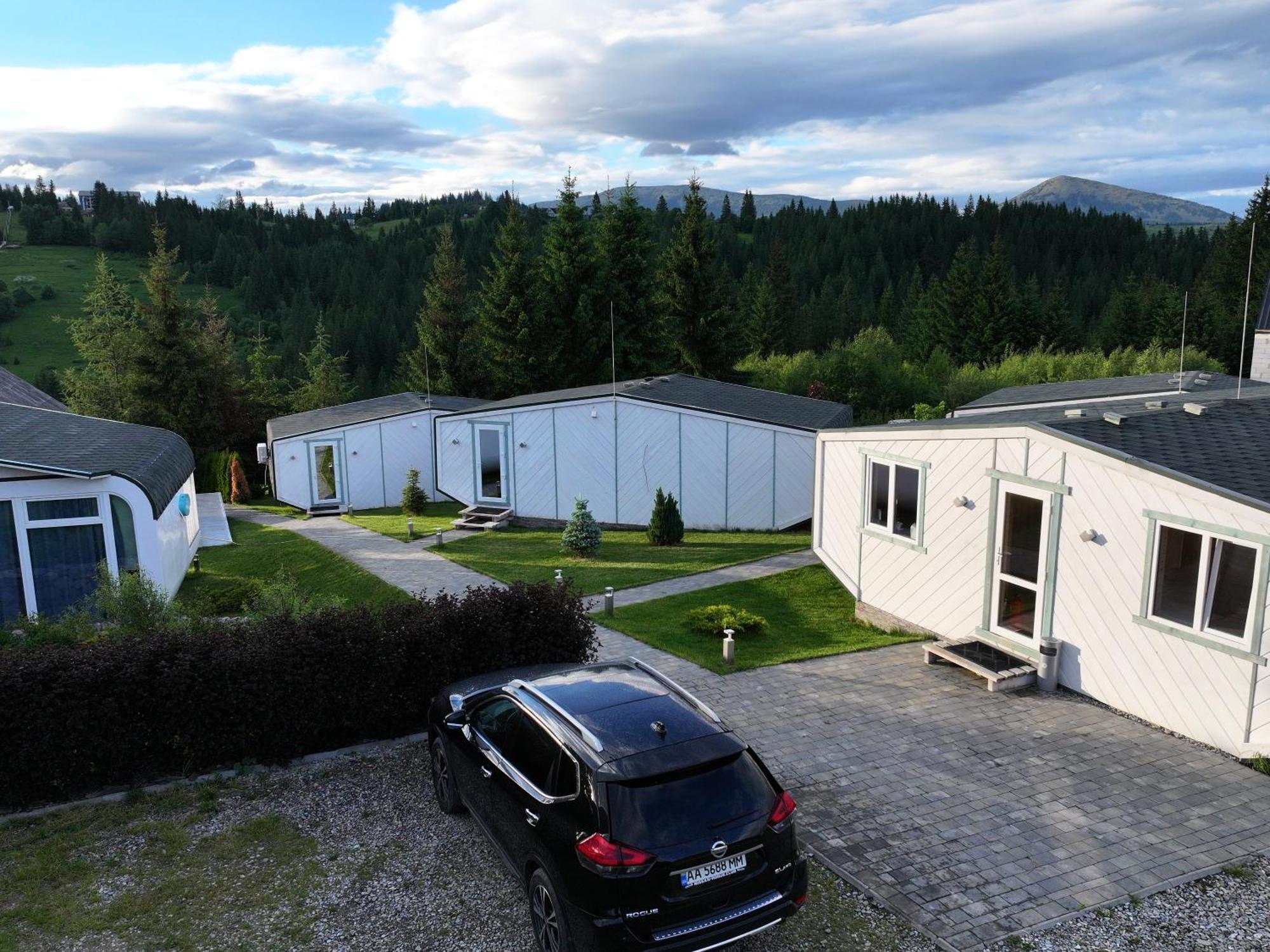 Space Place Yablunytsya Bagian luar foto